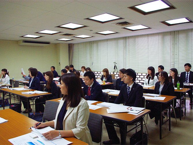 全社会議の様子